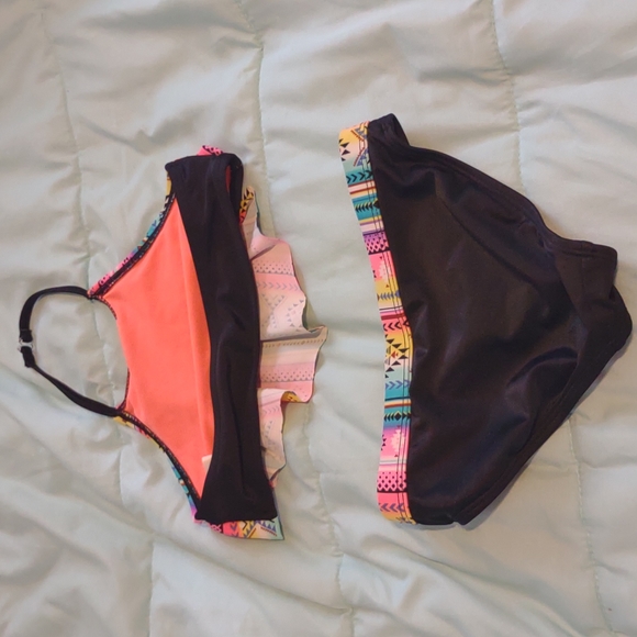 Girls bathing suit size 6/6x - Picture 3 of 3